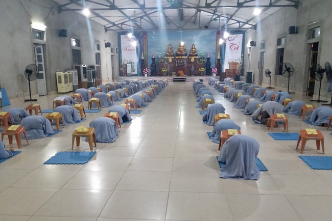 The 12th retreat “Practice as the Buddha's Teachings” at Dong Cao Pagoda